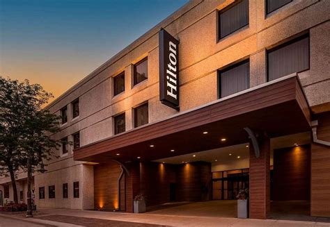 Paper valley hotel - Room Rate - $129-$599. Total Event Space - 71,686 sq ft. Request Proposal. Plan your next event or meeting at Hilton Appleton Paper Valley in Appleton, WI. Check out total event space, meeting rooms, and request a proposal today. 